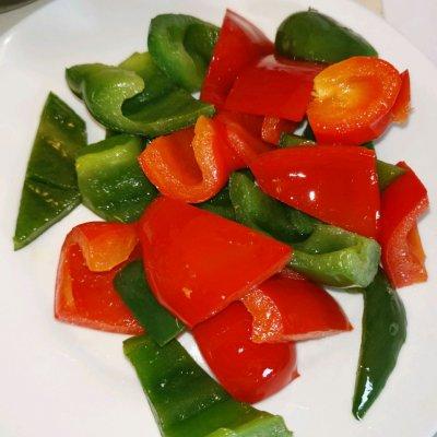 椰香咖喱鸡怎么弄，椰香咖喱鸡块（东南亚椰香咖喱鸡）