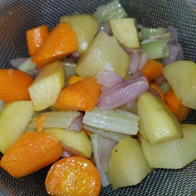 椰香咖喱鸡怎么弄，椰香咖喱鸡块（东南亚椰香咖喱鸡）