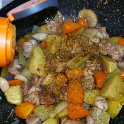 椰香咖喱鸡怎么弄，椰香咖喱鸡块（东南亚椰香咖喱鸡）