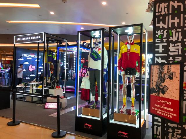 快闪店是什么意思，零售品牌争相入局开一阵就关的快闪店