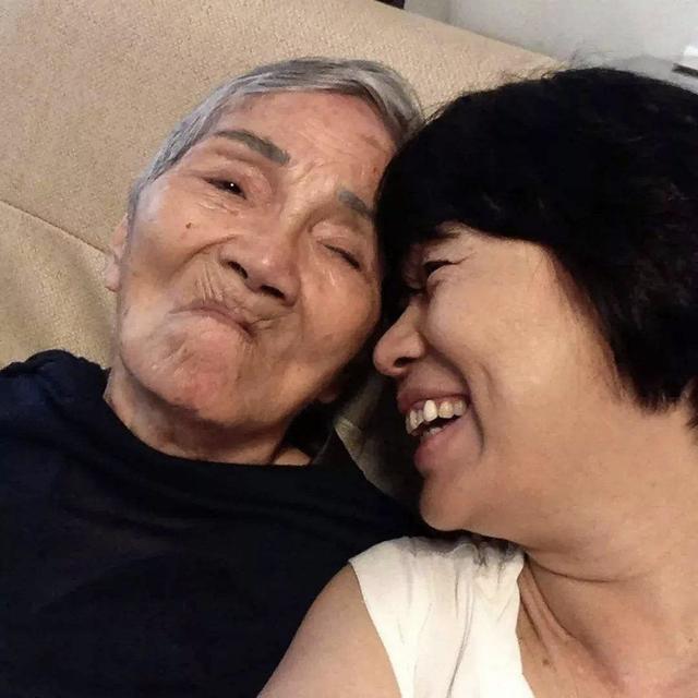 龙应台的作品有哪些，龙应台的书有哪些的书（龙应台辞官照顾失忆母亲）