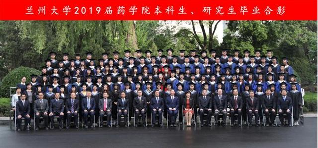 学士服怎么穿，学士服怎么穿领带（学位服的穿搭文化你了解吗）