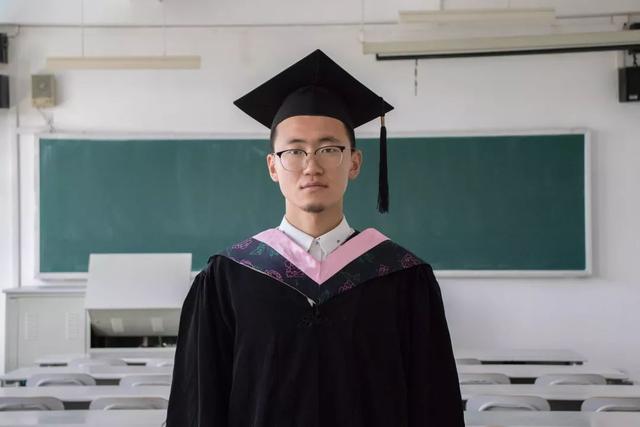 学士服怎么穿，学士服怎么穿领带（学位服的穿搭文化你了解吗）