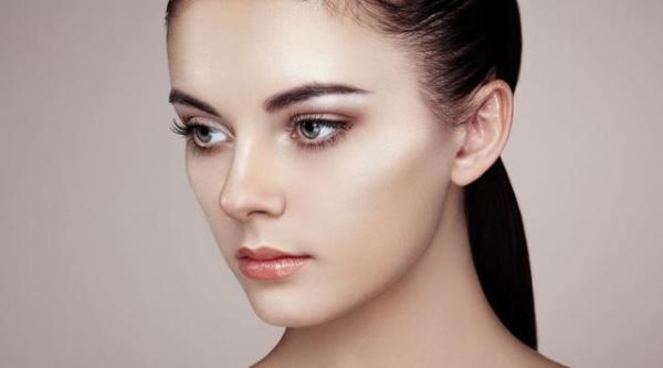 眼影到底该怎么画，眼影到底该怎么画呢（如何画好看又干净的眼妆）