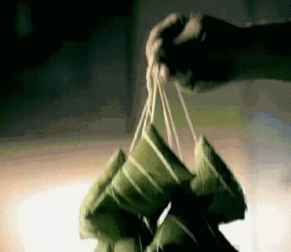 粽子是煮还是蒸，嘉兴粽子是煮还是蒸（不然别说粽子夹生）