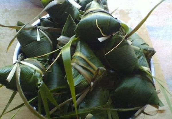 粽子是煮还是蒸，嘉兴粽子是煮还是蒸（不然别说粽子夹生）
