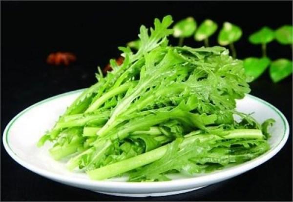 皇帝菜是茼蒿吗，皇帝菜和茼蒿的区别（这种菜被称为“皇帝菜”不爱吃你就亏大了）