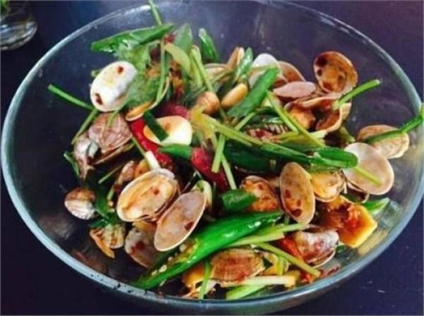 花蛤炒几分钟能炒熟，花蛤炒多长时间（只要5分钟就能轻易搞定）