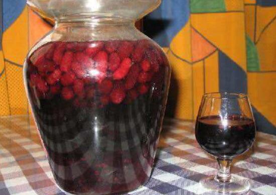 一斤桑葚泡几斤白酒，桑葚酒男人喝了壮阳吗（桑葚用什么酒泡最好）