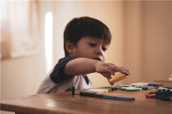 教育孩子不听话，孩子不听话应该怎么教育才对（育儿专家：试试这5招）