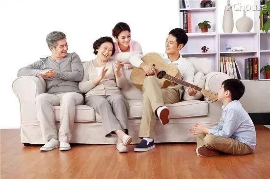 金刚板是什么材质，强化木地板的优缺点（这样选木地板准没错）