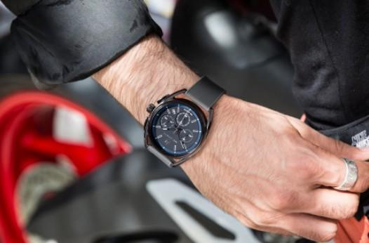 dw手表是什么档次，dw表算是什么档次（戴DW手表这丢人吗）