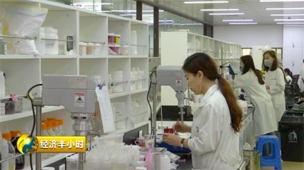 里季化妆品品牌创始人，pi币交易所（花西子如何走出破圈之路）