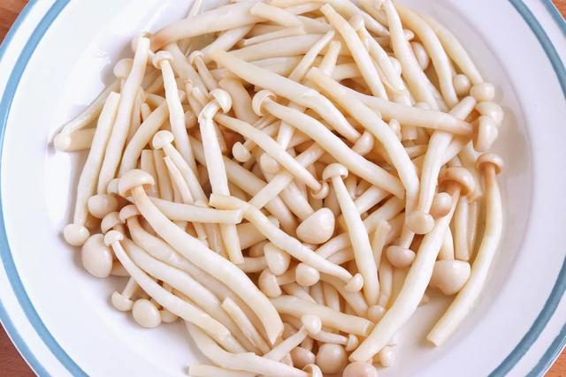 素炒茄子洋葱做法，红烧茄子洋葱的做法（夏季必吃的番茄）