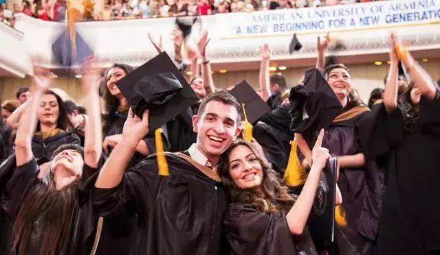 undergraduate和graduate区别，undergraduate（留学美国四年的中国“状元”）