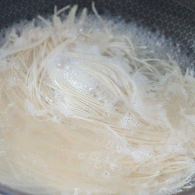 快试试这个酱汁浓郁的酸辣凉拌面，灵魂酸辣酱凉拌面这样做百吃不腻