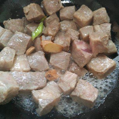 红烧鲶鱼的家常做法，红烧鲶鱼的家常做法视频（给老爸做道菜#红烧牛肉）