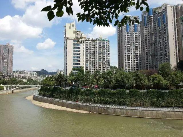 贵州有几个机场，贵州已经有了几个通航机场（贵阳曾经还有4个机场）