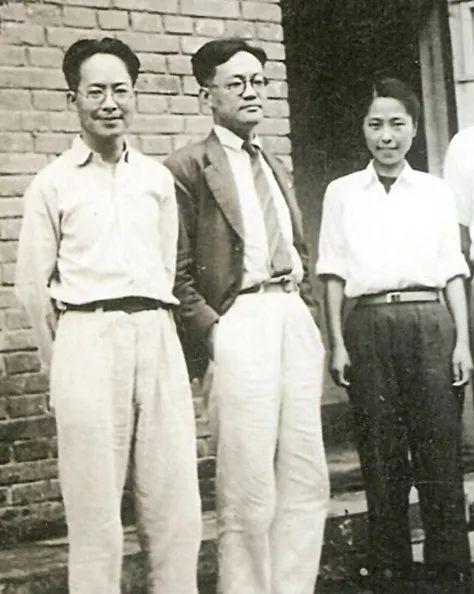 沈从文作者简介，民国文学大师沈从文（沈从文：我的人生）