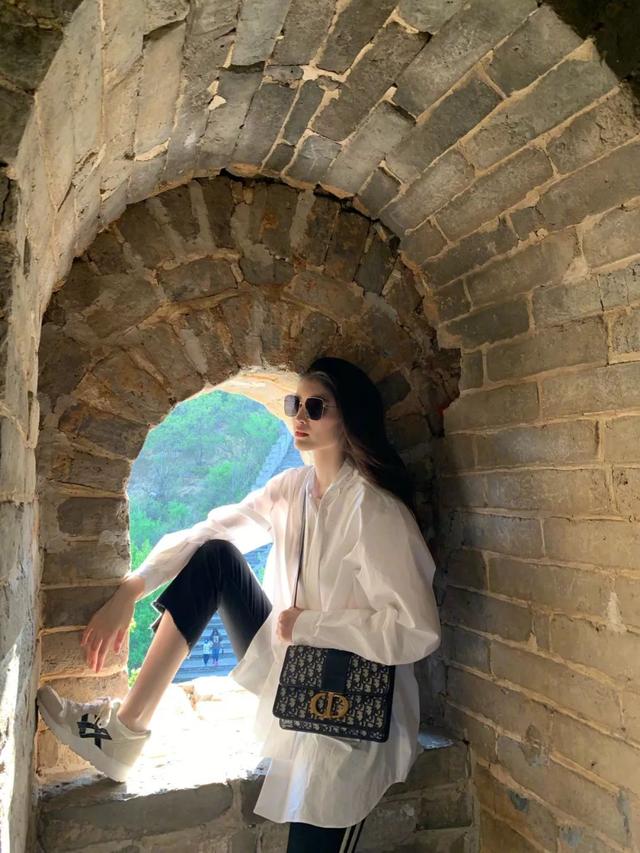 密室逃脱绝境四迷失森林攻略第一关Jimmy，密室逃脱绝境系列4迷失森林通关流程攻略（运动鞋，还能穿出什么花儿）