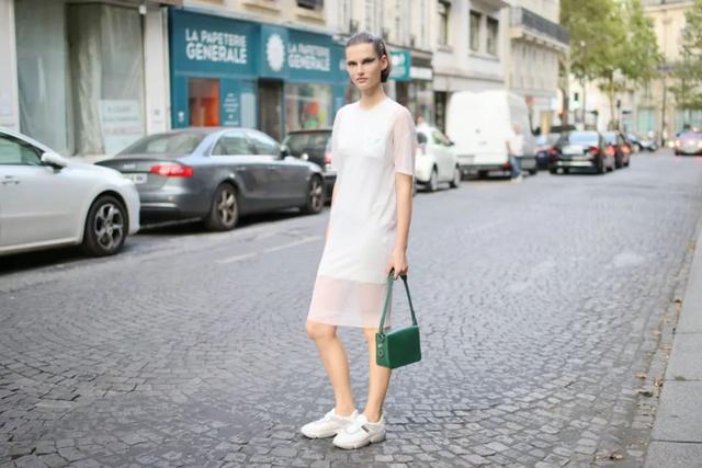 密室逃脱绝境四迷失森林攻略第一关Jimmy，密室逃脱绝境系列4迷失森林通关流程攻略（运动鞋，还能穿出什么花儿）