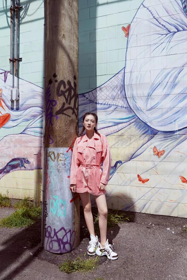 密室逃脱绝境四迷失森林攻略第一关Jimmy，密室逃脱绝境系列4迷失森林通关流程攻略（运动鞋，还能穿出什么花儿）