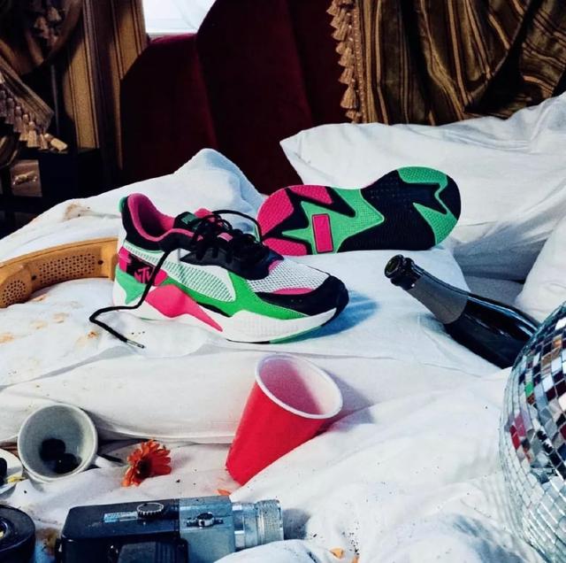 密室逃脱绝境四迷失森林攻略第一关Jimmy，密室逃脱绝境系列4迷失森林通关流程攻略（运动鞋，还能穿出什么花儿）