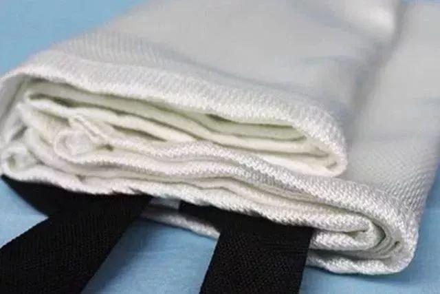 灭火毯是什么材质做的，灭火毯是什么材质做的呢（灭火毯你认识吗？来了解一下）