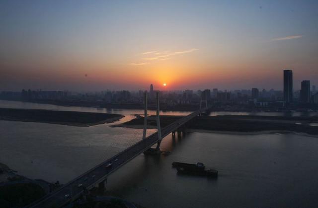 心有灵犀的近义词，心有灵犀近义词（家住南昌沿江北大道周边的速看）