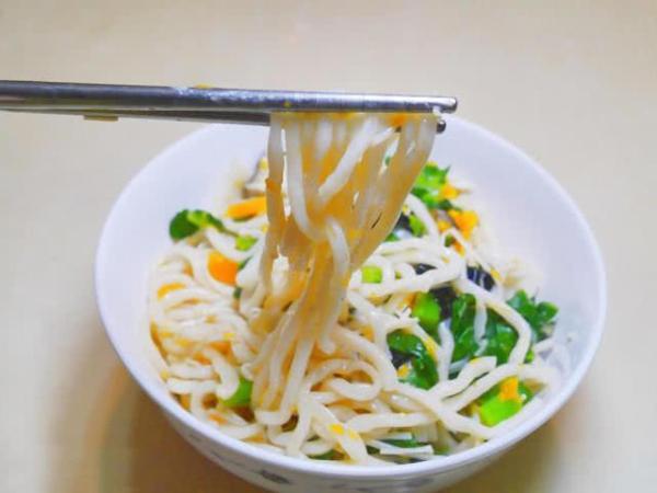 大厨教你做素炒面，大厨教你这道家常时蔬炒面