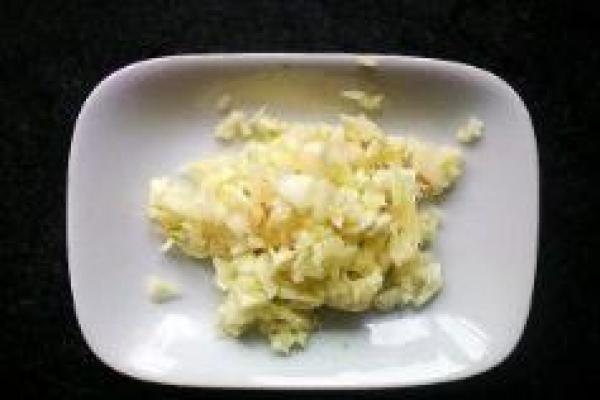 蒜蓉油麦菜的家常做法，蒜蓉油麦菜的正确做法（蒜蓉油麦菜这样做）