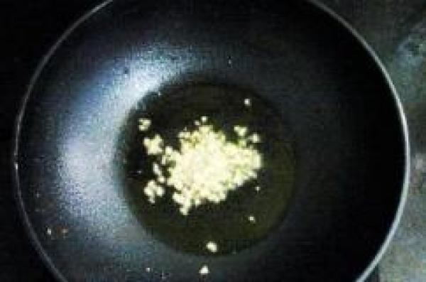 蒜蓉油麦菜的家常做法，蒜蓉油麦菜的正确做法（蒜蓉油麦菜这样做）