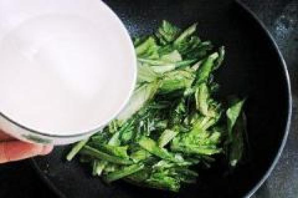 蒜蓉油麦菜的家常做法，蒜蓉油麦菜的正确做法（蒜蓉油麦菜这样做）