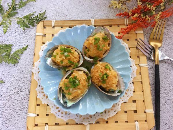 怎样做蒜香蒸鲍鱼，超简单又好味的蒜蓉蒸鲍鱼