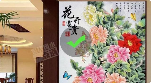 卫生间一开门是镜子，洗手间开门见镜怎么处理（进门第一眼就决定了运势好坏）