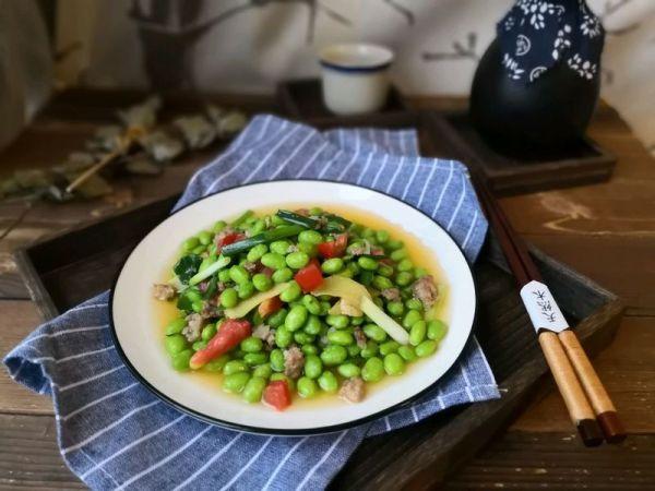 青豆怎么炒好吃，毛豆怎么炒好吃又简单（#花10分钟，做一道菜）