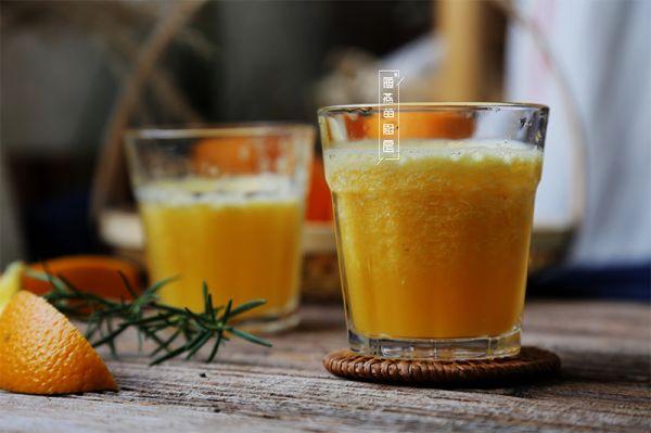 鲜榨苹果汁的做法，15种鲜榨果汁的做法（夏天健康饮品自己做）