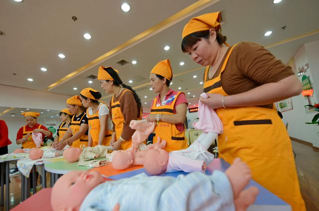 ​大学生毕业做保姆，大学毕业生当“保姆”