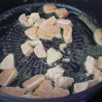 米饭和咖喱怎么做好吃，咖喱鸡肉饭这样做才好吃