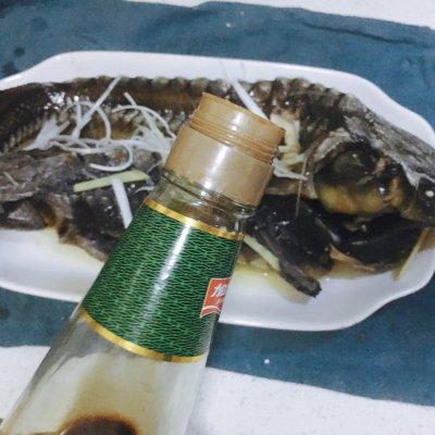 清蒸鲟鱼的家常做法，清蒸鲟鱼怎么做好吃又简单（———鲟鱼蒸吃）