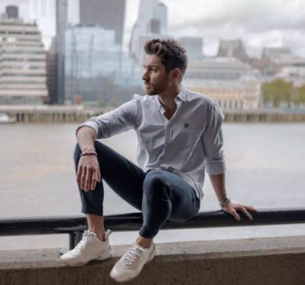 网球鞋和跑步鞋的区别，网球鞋和篮球鞋的区别（为什么说“看鞋识男人”）