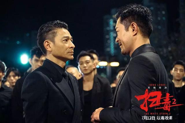 小西系列三部曲全文，明若晓溪小说简介及作者介绍（莫妮卡·贝鲁奇那部百看不厌的传奇经典来了）