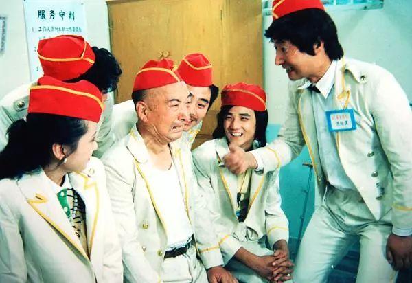 小西系列三部曲全文，明若晓溪小说简介及作者介绍（莫妮卡·贝鲁奇那部百看不厌的传奇经典来了）