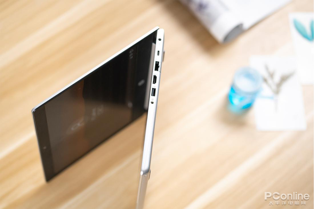 14寸的电脑和a4纸哪个大，14寸笔记本和a4纸谁大（这三款才是正确的“打开方式”）