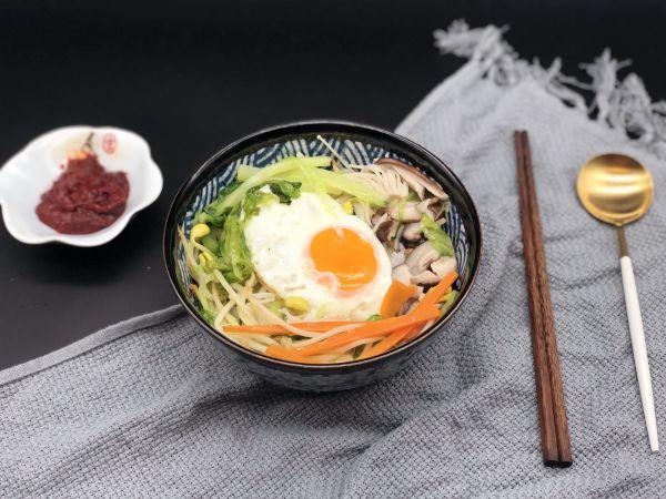 韩式石锅拌饭介绍，韩式拌饭走起