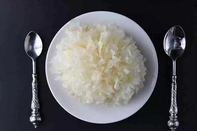 鲜银耳放冰箱可以保存多久，泡好的银耳可以冷冻保存吗（这些事一次说清楚）