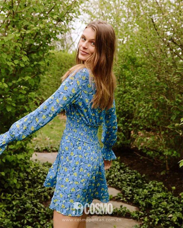 抖音整个夏天想和你环游世界是什么歌，整个夏天都想和你环游世界的歌（这是肯豆最最甜的一次）