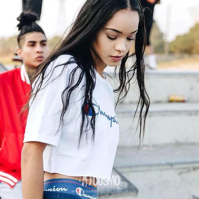 抖音整个夏天想和你环游世界是什么歌，整个夏天都想和你环游世界的歌（这是肯豆最最甜的一次）