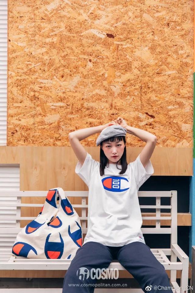 抖音整个夏天想和你环游世界是什么歌，整个夏天都想和你环游世界的歌（这是肯豆最最甜的一次）