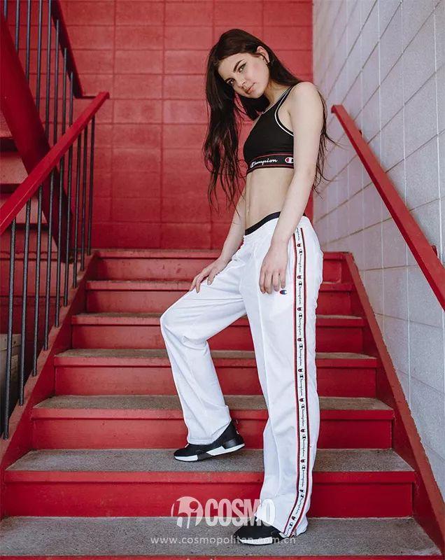 抖音整个夏天想和你环游世界是什么歌，整个夏天都想和你环游世界的歌（这是肯豆最最甜的一次）